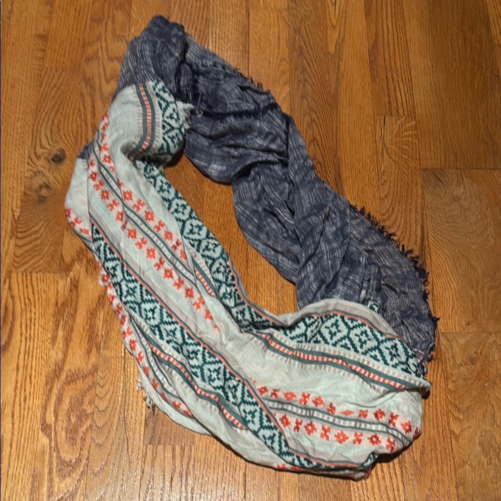 Circle scarf made in India 100% viscose